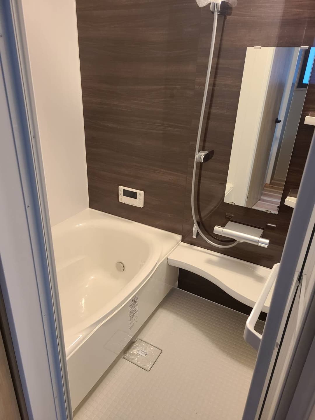 古い在来工法の浴室をユニットバスへリフォーム after